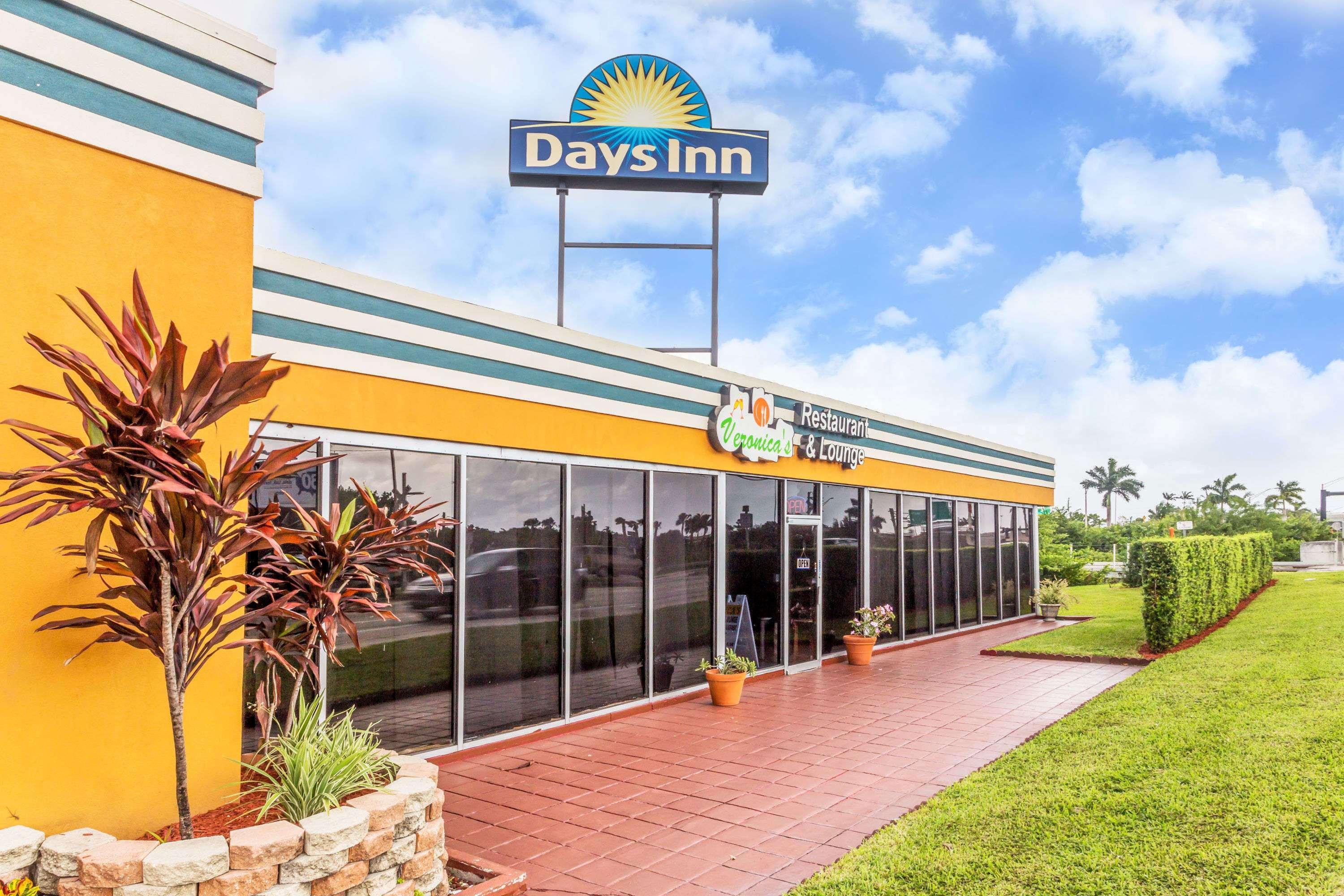 Days Inn By Wyndham Fort Lauderdale-Oakland Park Airport N Zewnętrze zdjęcie