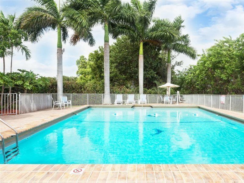 Days Inn By Wyndham Fort Lauderdale-Oakland Park Airport N Zewnętrze zdjęcie