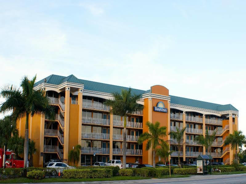 Days Inn By Wyndham Fort Lauderdale-Oakland Park Airport N Zewnętrze zdjęcie