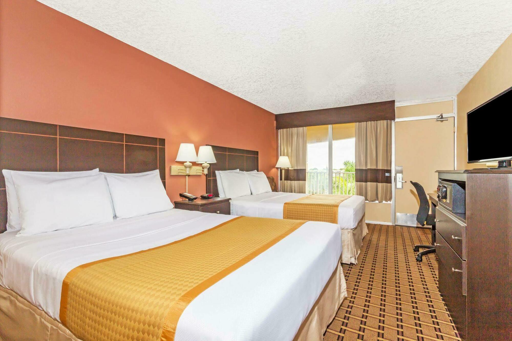 Days Inn By Wyndham Fort Lauderdale-Oakland Park Airport N Zewnętrze zdjęcie